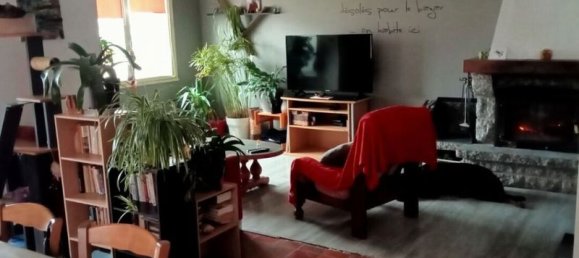 Casa de 4 dormitorios en Yzernay, France No. 98564 4