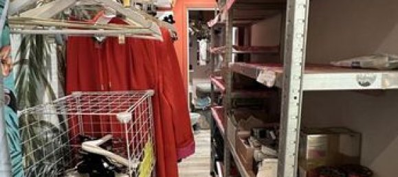 33m² Commercial property in L'Ile-Rousse, France No. 303742 5