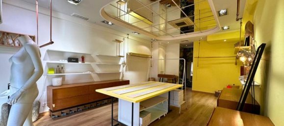 33m² Commercial property in L'Ile-Rousse, France No. 303742 2