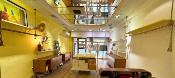 33m² Commercial property in L'Ile-Rousse, France No. 303742 3