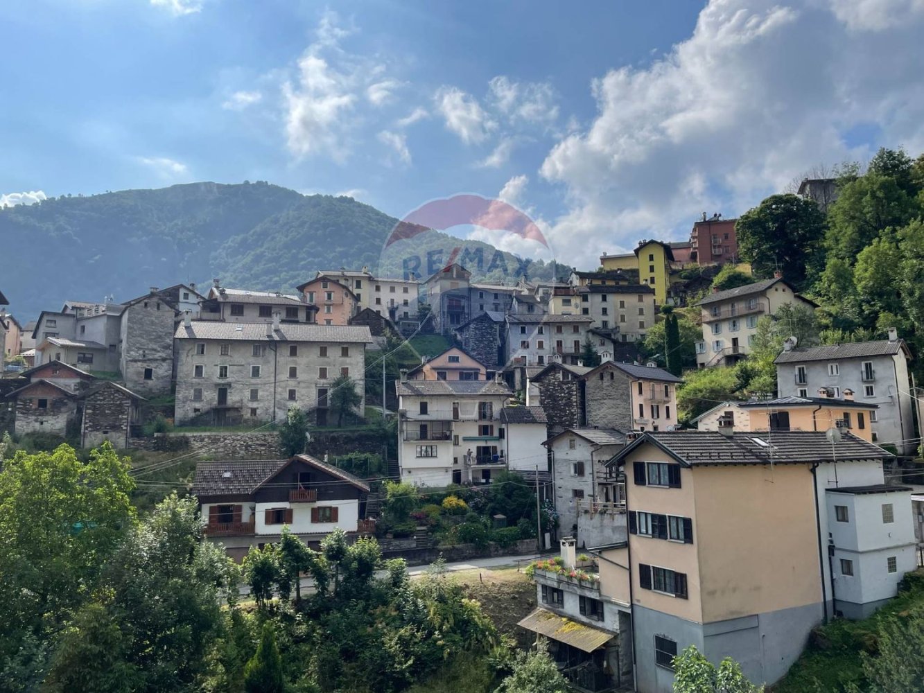 4 rooms House in Gurro, Italy No. 149521