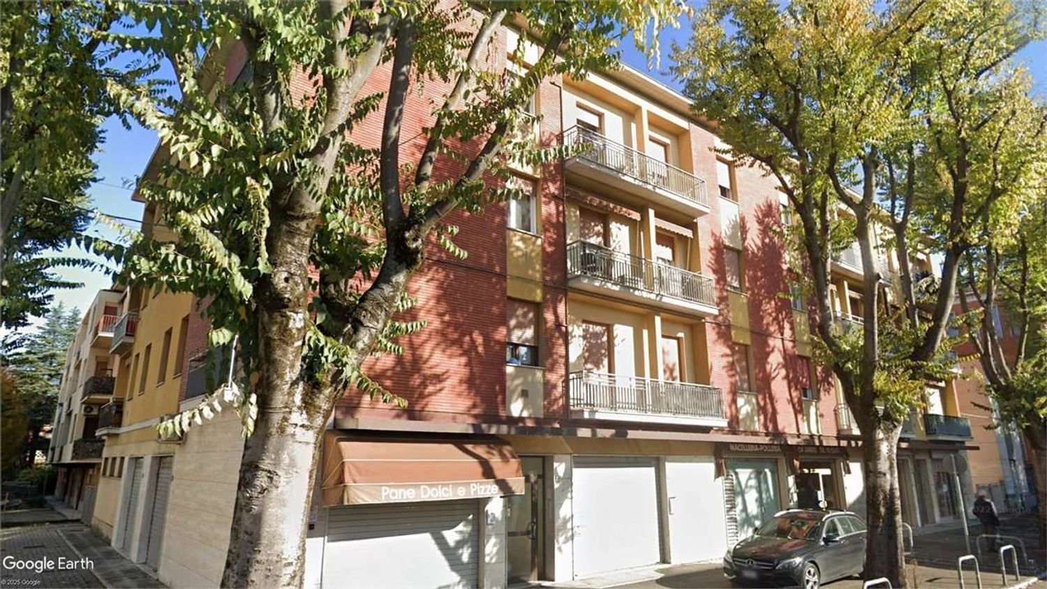 Apartamento de 5 dormitorios en Castelfranco Emilia, Italy No. 326288