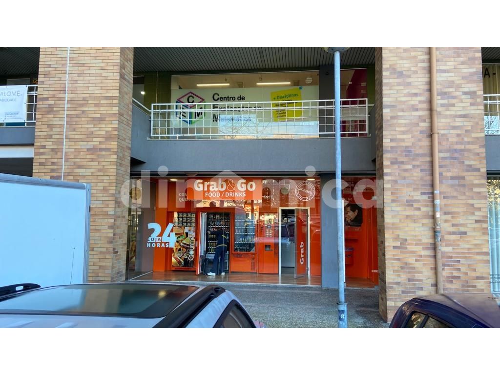Propriété commerciale à Vila Nova de Famalicao, Portugal 27m² No. 32987
