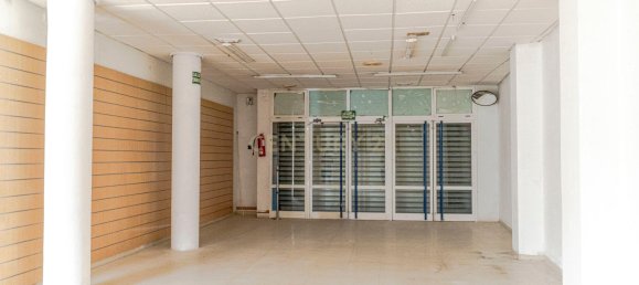 Коммерческая недвижимость 396м² в Санта-Фе, Испания № 169062 2