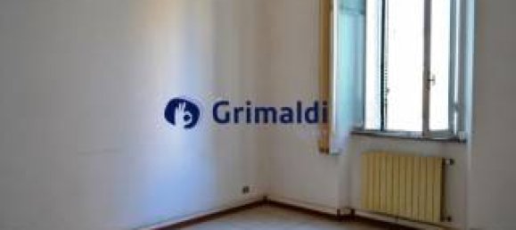 5-salle Appartement à Livorno, Italy No. 195859 9