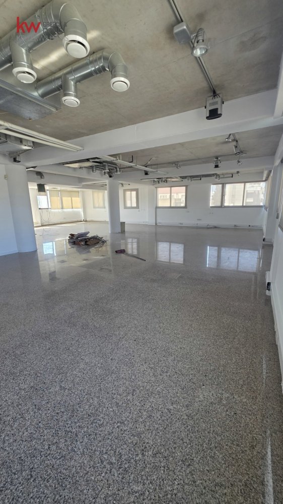 200m² Office in Strovolos, Cyprus No. 173062