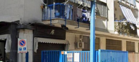 4 rooms Apartment in Naples, Italy No. 32013 9