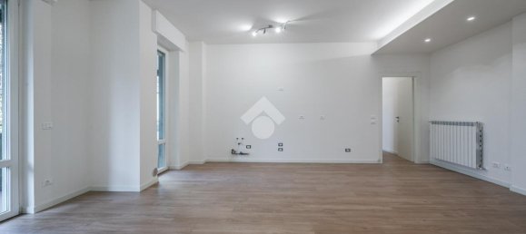 3-Zimmer Wohnung in Bergamo, Italy, Nr. 41027 8