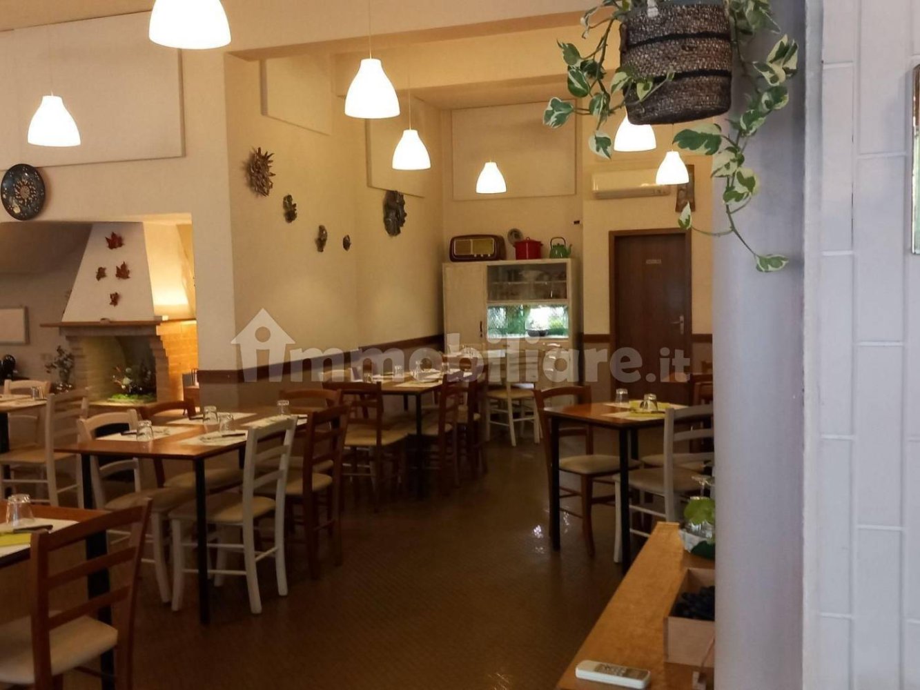 Propriété commerciale à Riolo Terme, Italy 100m² No. 316166