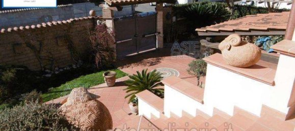 10 rooms Apartment in Rome, Italy No. 33314 9