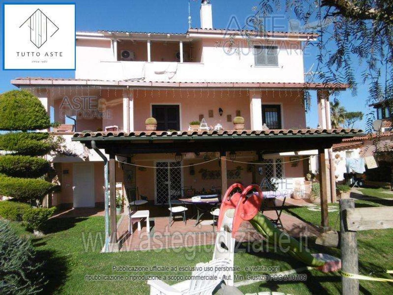 10 rooms Apartment in Rome, Italy No. 33314