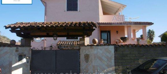 10 rooms Apartment in Rome, Italy No. 33314 2