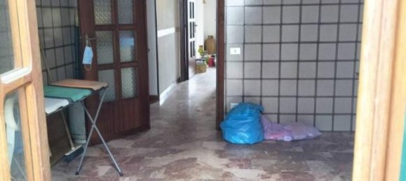 3-salle Appartement à Terzigno, Italy No. 19701 6