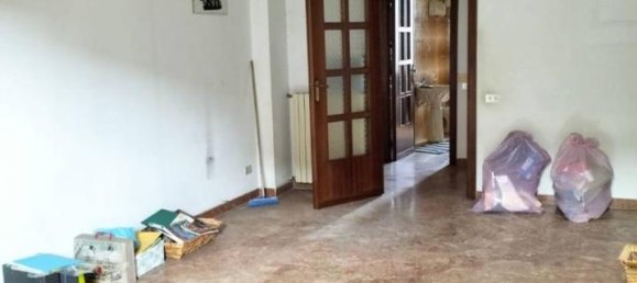 3-salle Appartement à Terzigno, Italy No. 19701 12