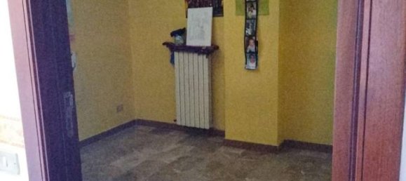 3-salle Appartement à Terzigno, Italy No. 19701 9