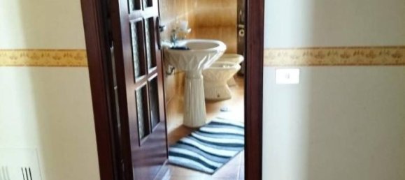 3-salle Appartement à Terzigno, Italy No. 19701 10