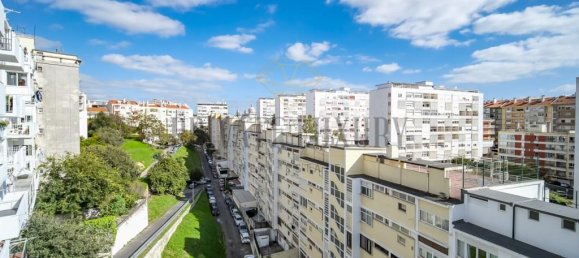 3 غرف نوم منزل ذو طابقين في Lisbon, Portugal رقم 105212 26