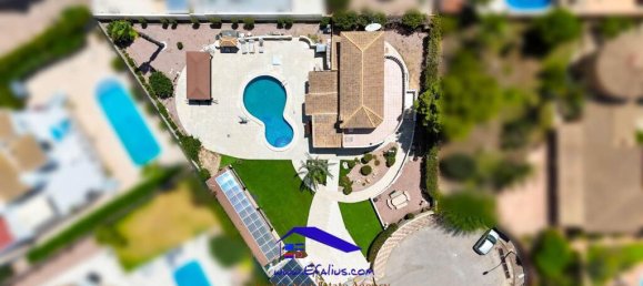 4 bedrooms Villa in Torrevieja, Spain No. 261785 3