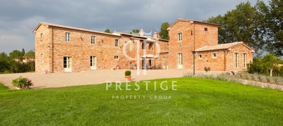 Отель, гостиница с 12 спальнями в Лучиньяно, Италия № 174885 20