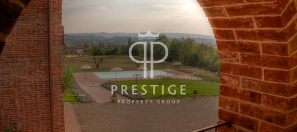 Отель, гостиница с 12 спальнями в Лучиньяно, Италия № 174885 7