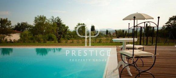 Отель, гостиница с 12 спальнями в Лучиньяно, Италия № 174885 5