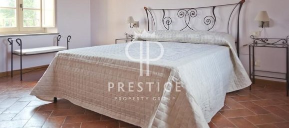 Отель, гостиница с 12 спальнями в Лучиньяно, Италия № 174885 13