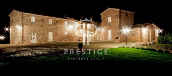 Отель, гостиница с 12 спальнями в Лучиньяно, Италия № 174885 19