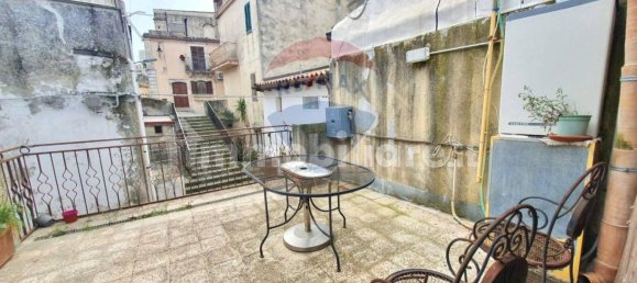 2 bedrooms House in Chiaramonte Gulfi, Italy No. 353561 2