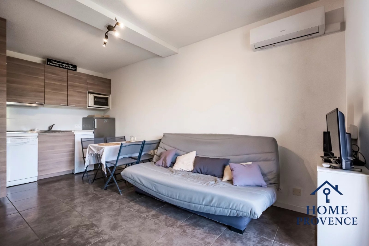 Квартира с 2 комнатами в Си-Фур-ле-Пляж, Франция № 285589