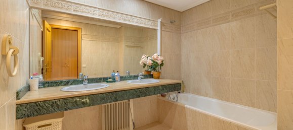 2 chambres Penthouse à Estepona, Spain No. 134963 13