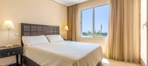 2 chambres Penthouse à Estepona, Spain No. 134963 3