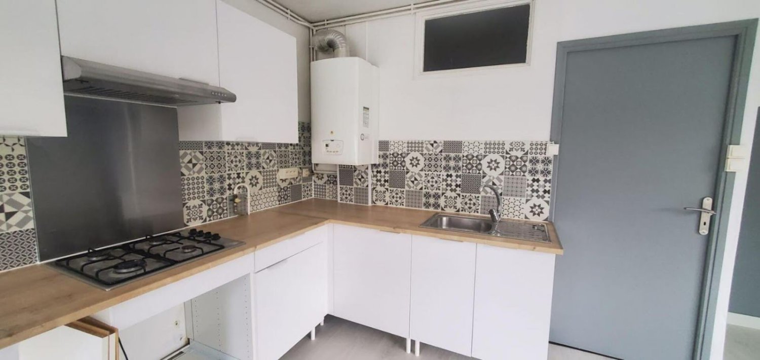 2 bedrooms Apartment in Ronchin, France No. 209272