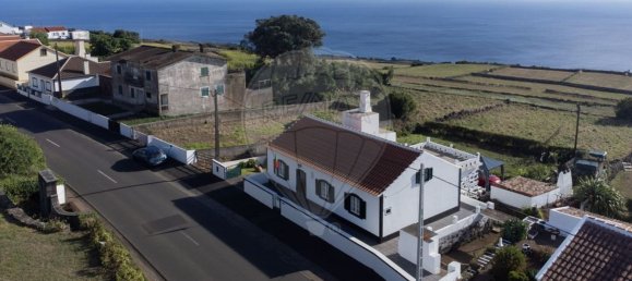 3 bedrooms House in Angra do Heroismo, Portugal No. 159367 20