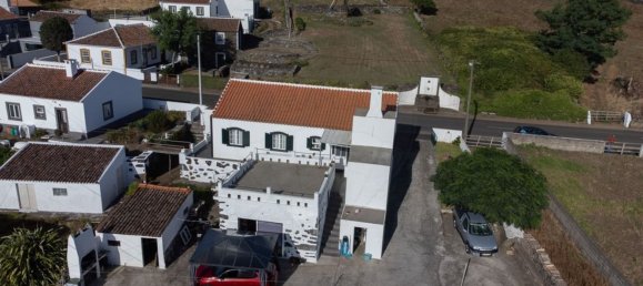 3 bedrooms House in Angra do Heroismo, Portugal No. 159367 23