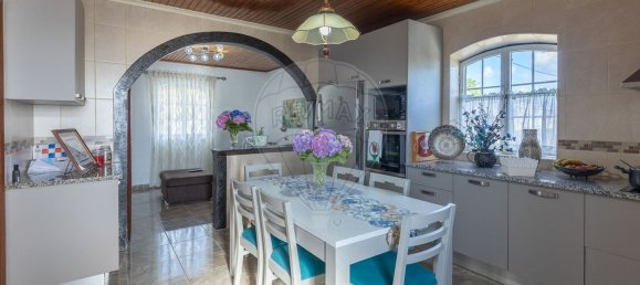 3 bedrooms House in Angra do Heroismo, Portugal No. 159367 5