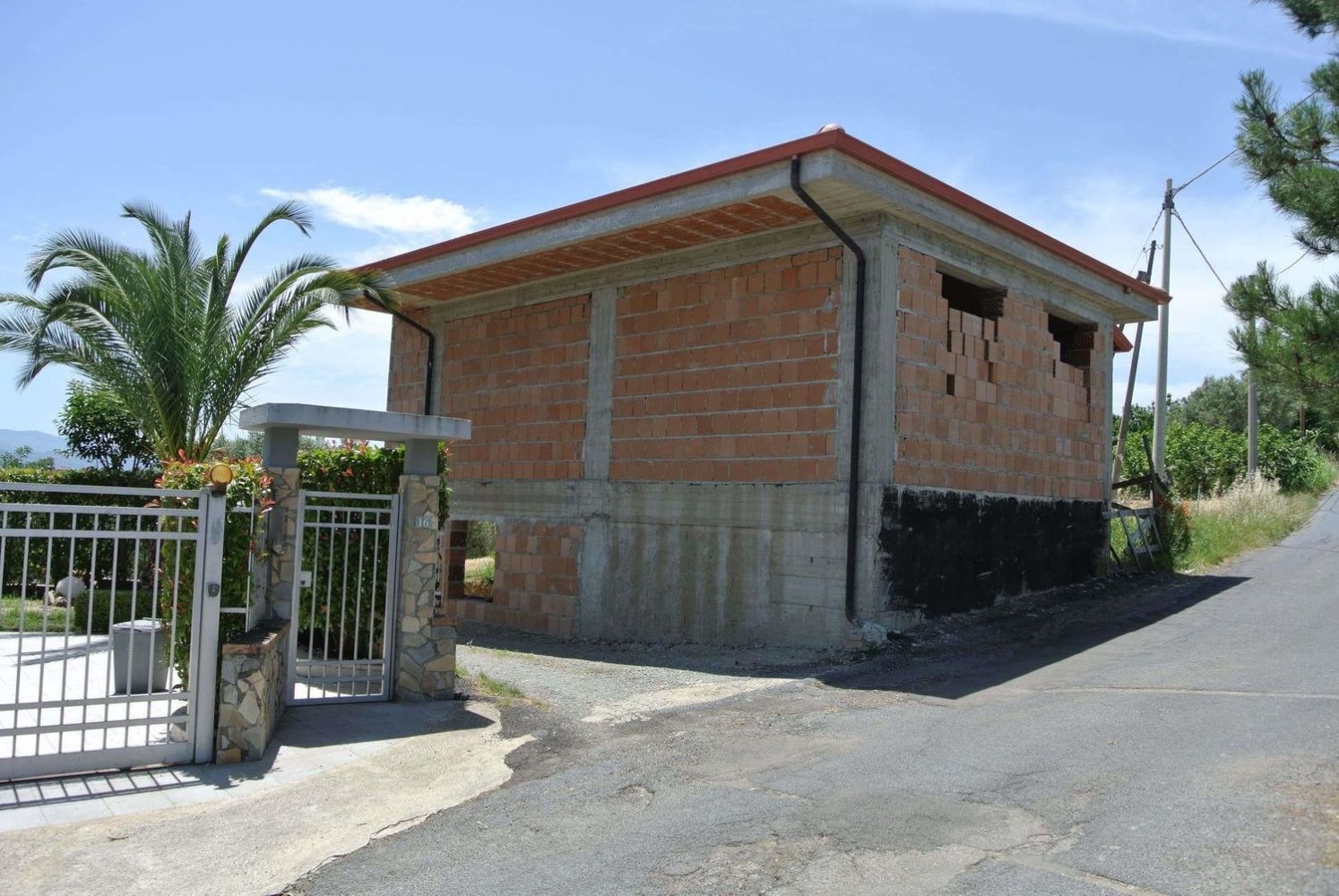 Дом с 3 комнатами в Ренде, Италия № 180918