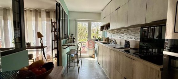 Apartamento de 3 dormitorios en Villemomble, France No. 354757 3