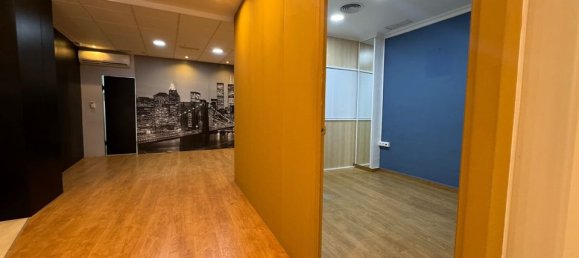 117m² Office in Guardamar del Segura, Spain No. 184633 3
