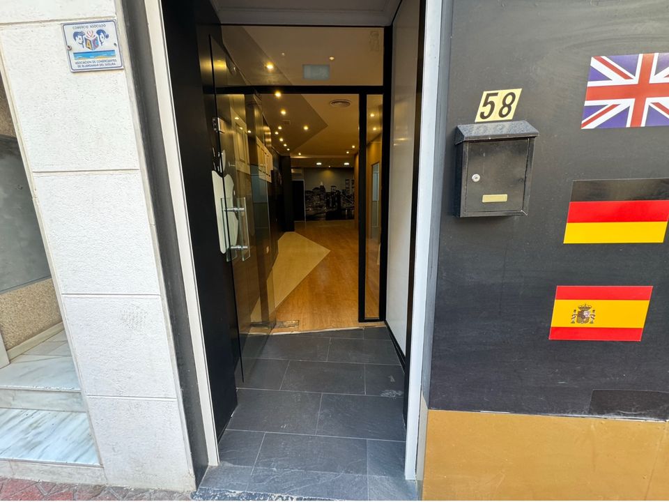 117m² Office in Guardamar del Segura, Spain No. 184633