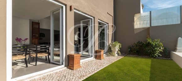 5 bedrooms Villa in Cascais, Portugal No. 121062 3