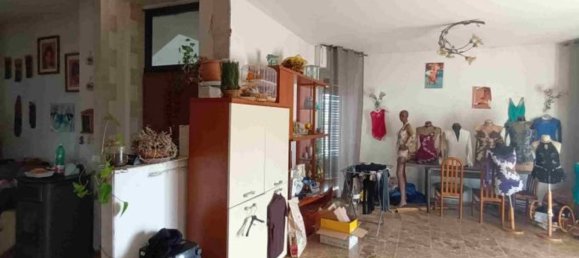 5-salle Appartement à Meda, Italy No. 8510 25