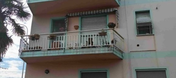 5-salle Appartement à Meda, Italy No. 8510 33