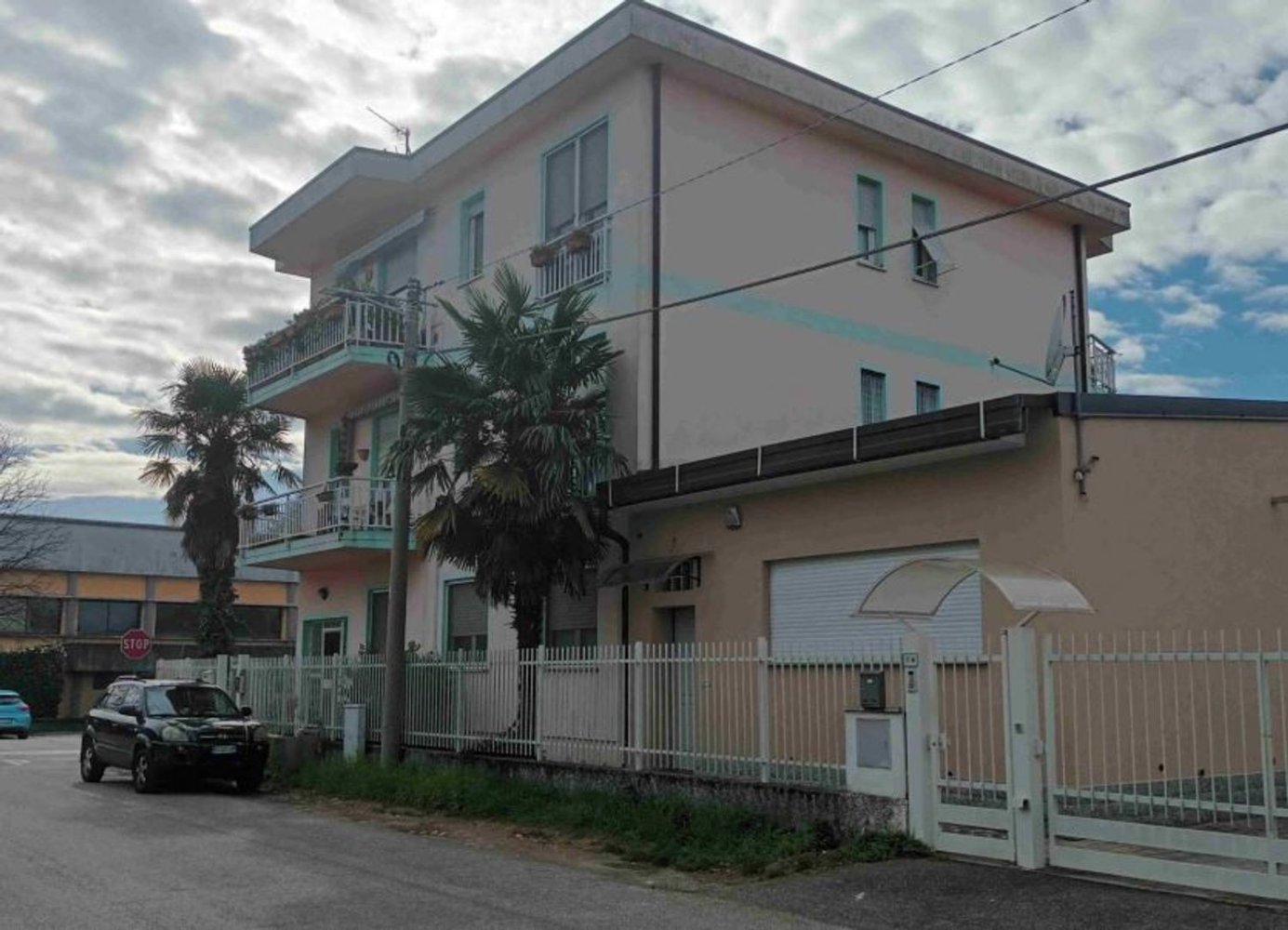 5-salle Appartement à Meda, Italy No. 8510