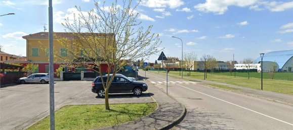 5 rooms Apartment in San Possidonio, Italy No. 298847 4