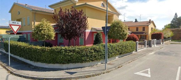 5 rooms Apartment in San Possidonio, Italy No. 298847 3