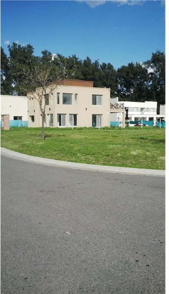 Grundstück in Escobar, Argentina, Nr. 48723