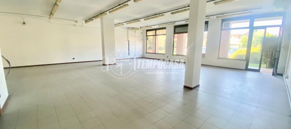 143m² Commercial property in Bagnolo Mella, Italy No. 289910 8