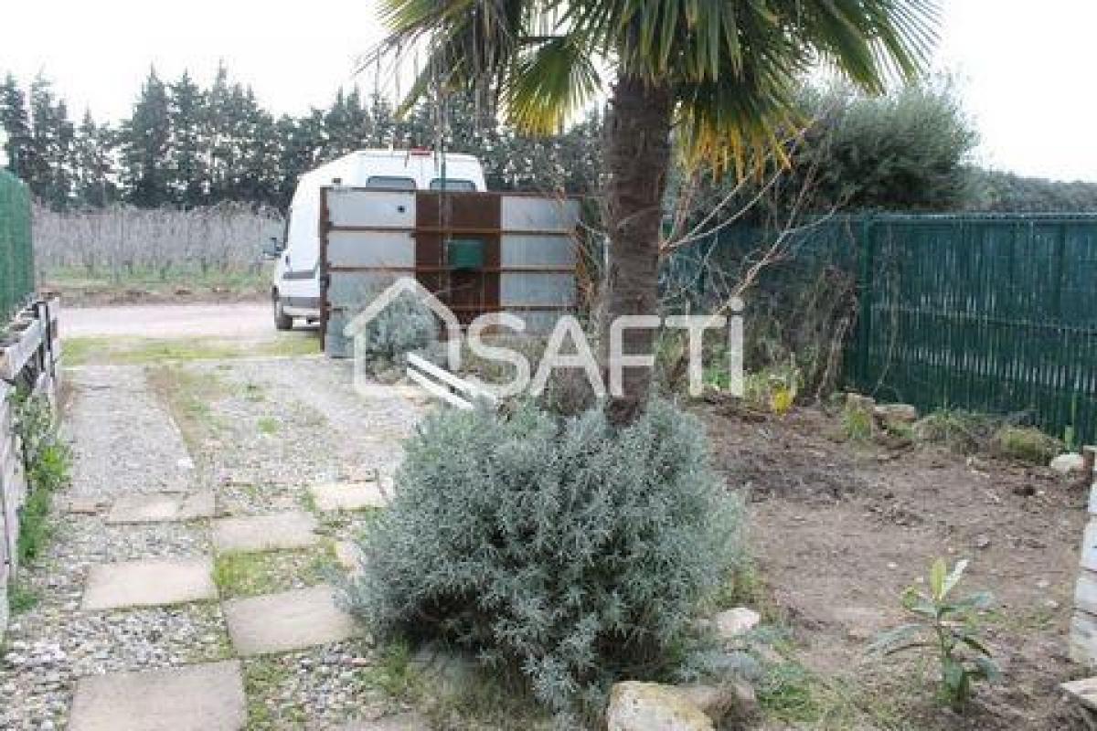 Studio in Orgon, France No. 13576