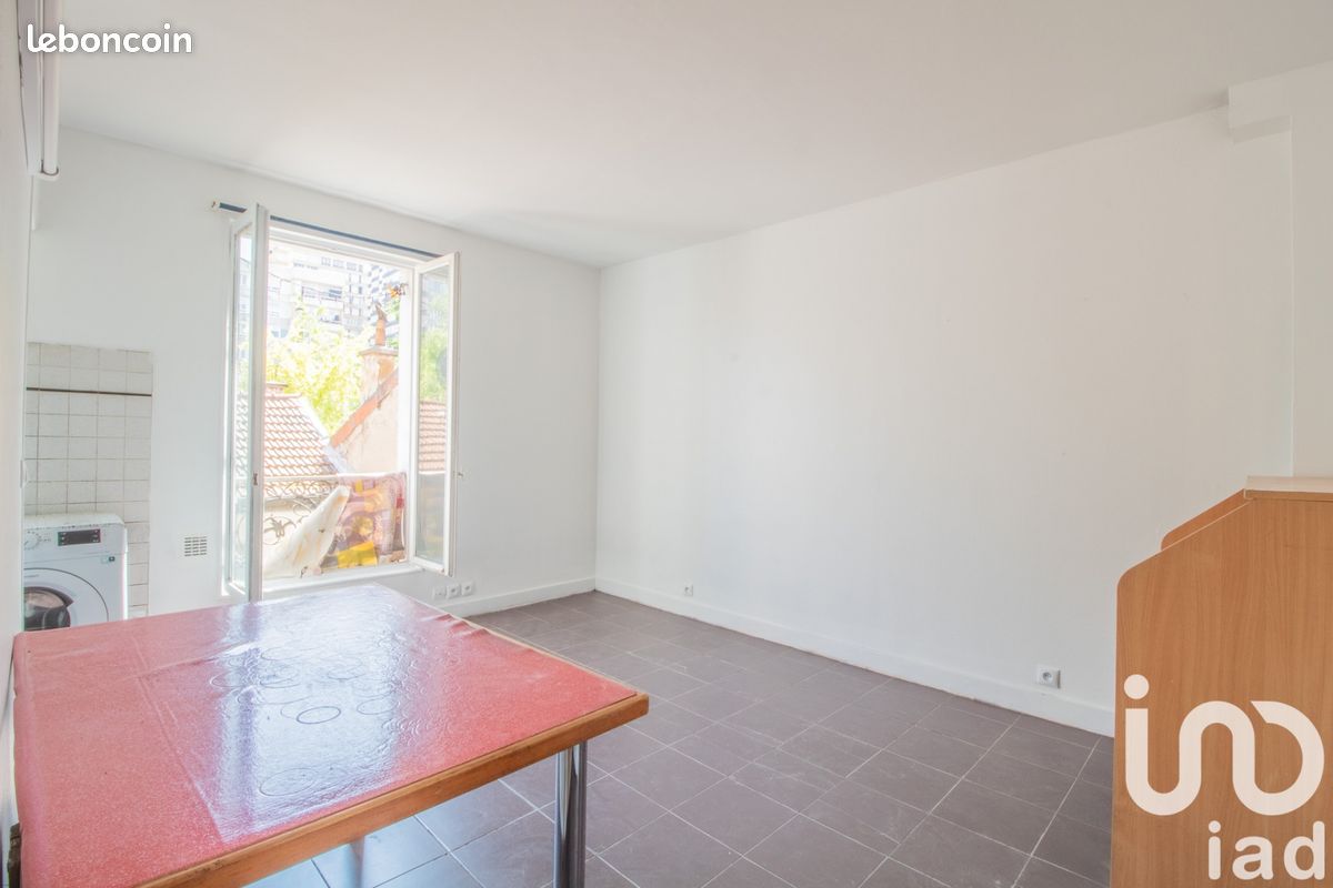 1 bedroom Apartment in Aubervilliers, France No. 330410