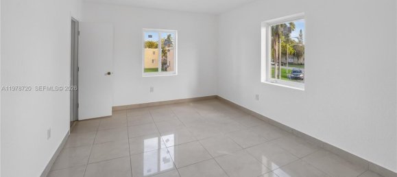 4 Schlafzimmer Doppelhaus in Miami, USA, Nr. 615086 19